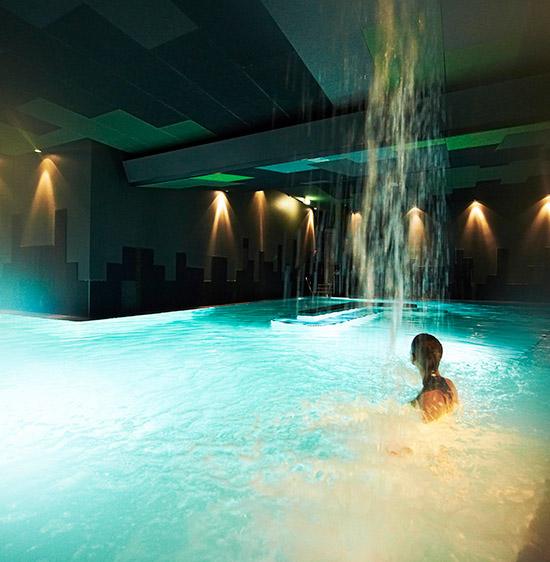 Therme Wien, ιαματικά λουτρά Βιέννης, θερμικές πισίνες Βιέννη, spa στη Βιέννη, textile free Αυστρία, σάουνες Therme Wien, Saunastein, Oberlaa, ιαματικό νερό Oberlaa, Therme Wien Med, υδροθεραπεία Βιέννη, ευεξία στην Αυστρία, Ιαματικά Ταξίδια, ΙΑΜΑΤΟΓΡΑΦΙΑ, Κωνσταντίνος Βαϊτσαράς