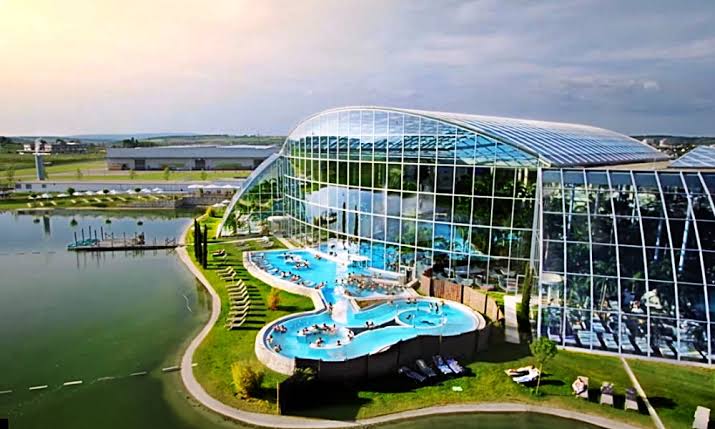 Therme București, Therme Bucharest, Θέρμε Βουκουρέστι, Ρουμανία, Βουκουρέστι, Ιαματικά Λουτρά, λουτρά, θερμά λουτρά, γεωθερμικό νερό, θερμαλισμός, σάουνα, Aufguss, wellness, ευεξία, υγεία, ψυχική υγεία, σώμα και υγεία, ταξίδια, ιαματικός τουρισμός, Ιαματικά Ταξίδια, Κωνσταντίνος Βαϊτσαράς, ΙΑΜΑΤΟΓΡΑΦΙΑ, Elysium, The Palm, θερμικό νερό, spa Ρουμανία.
