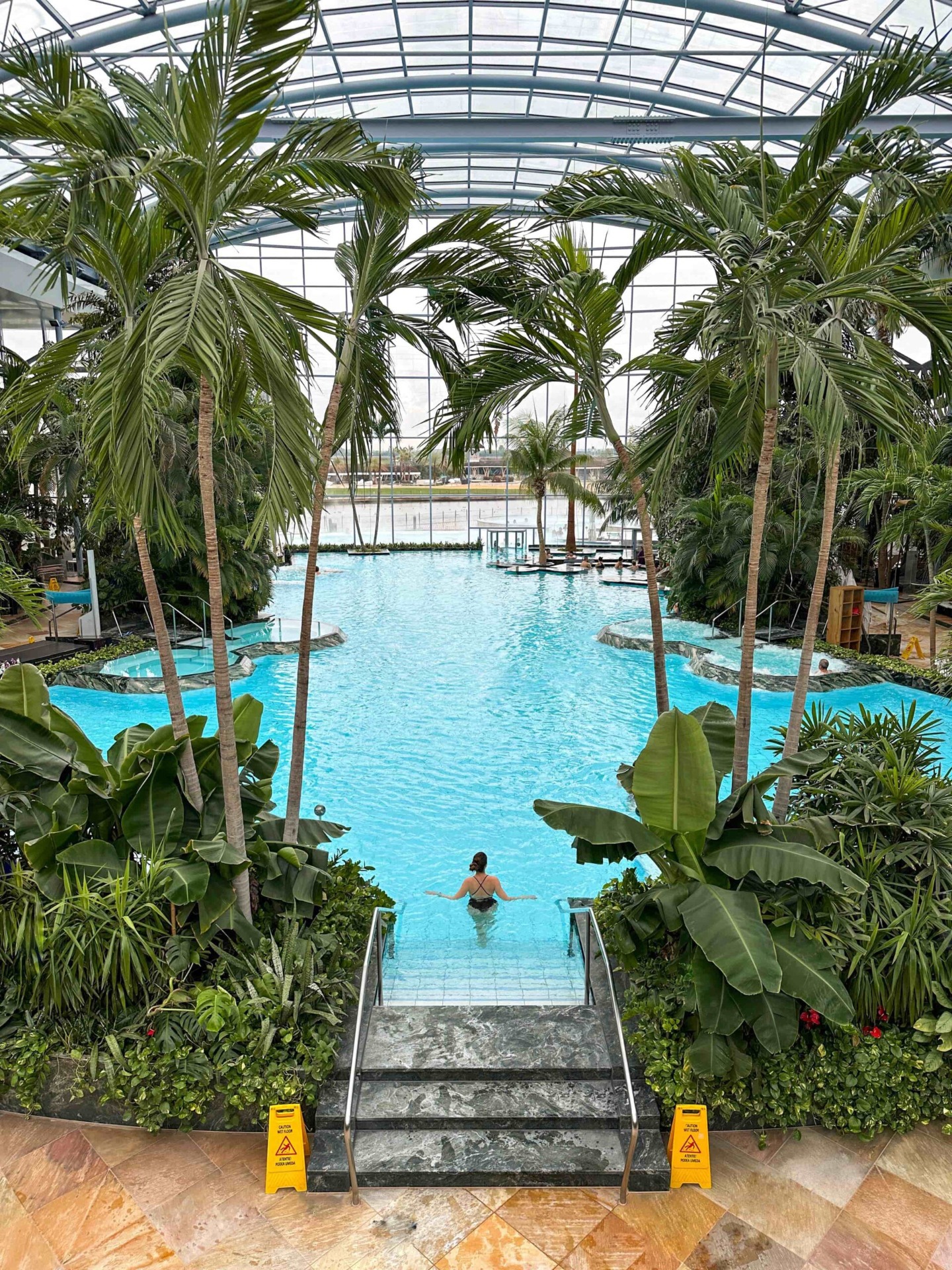 Therme București, Therme Bucharest, Θέρμε Βουκουρέστι, Ρουμανία, Βουκουρέστι, Ιαματικά Λουτρά, λουτρά, θερμά λουτρά, γεωθερμικό νερό, θερμαλισμός, σάουνα, Aufguss, wellness, ευεξία, υγεία, ψυχική υγεία, σώμα και υγεία, ταξίδια, ιαματικός τουρισμός, Ιαματικά Ταξίδια, Κωνσταντίνος Βαϊτσαράς, ΙΑΜΑΤΟΓΡΑΦΙΑ, Elysium, The Palm, θερμικό νερό, spa Ρουμανία.